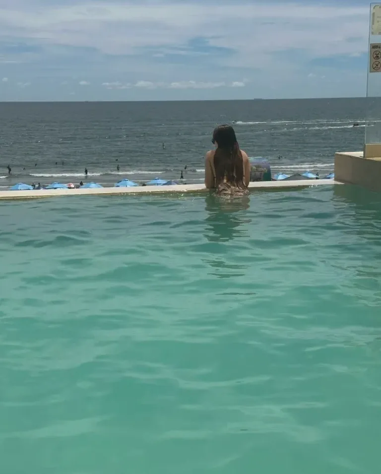 Amina, 24