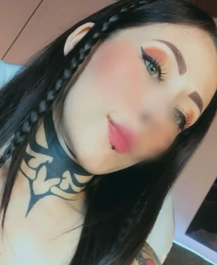 Elin, 26