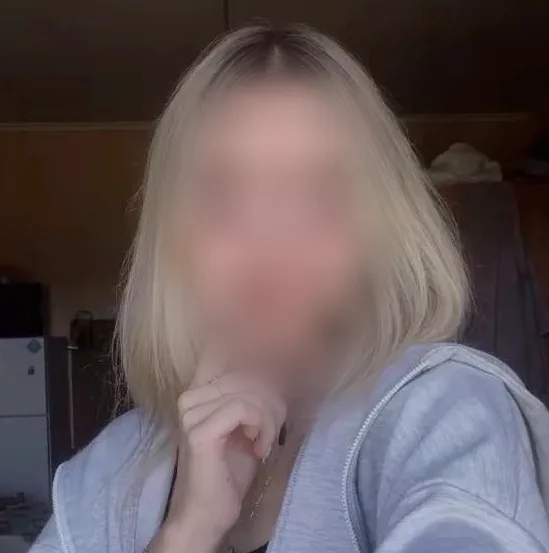 Emma, 20