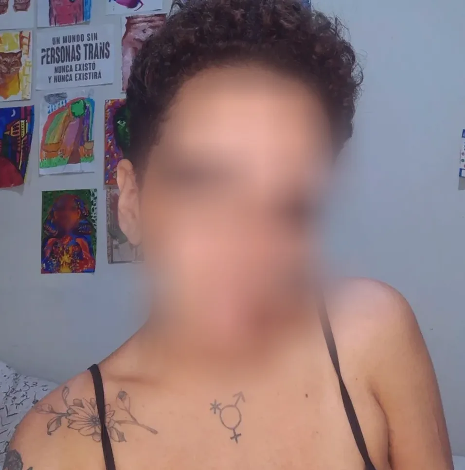 Esmee, 26