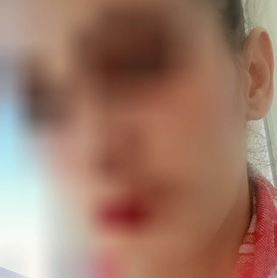 Isabel, 37