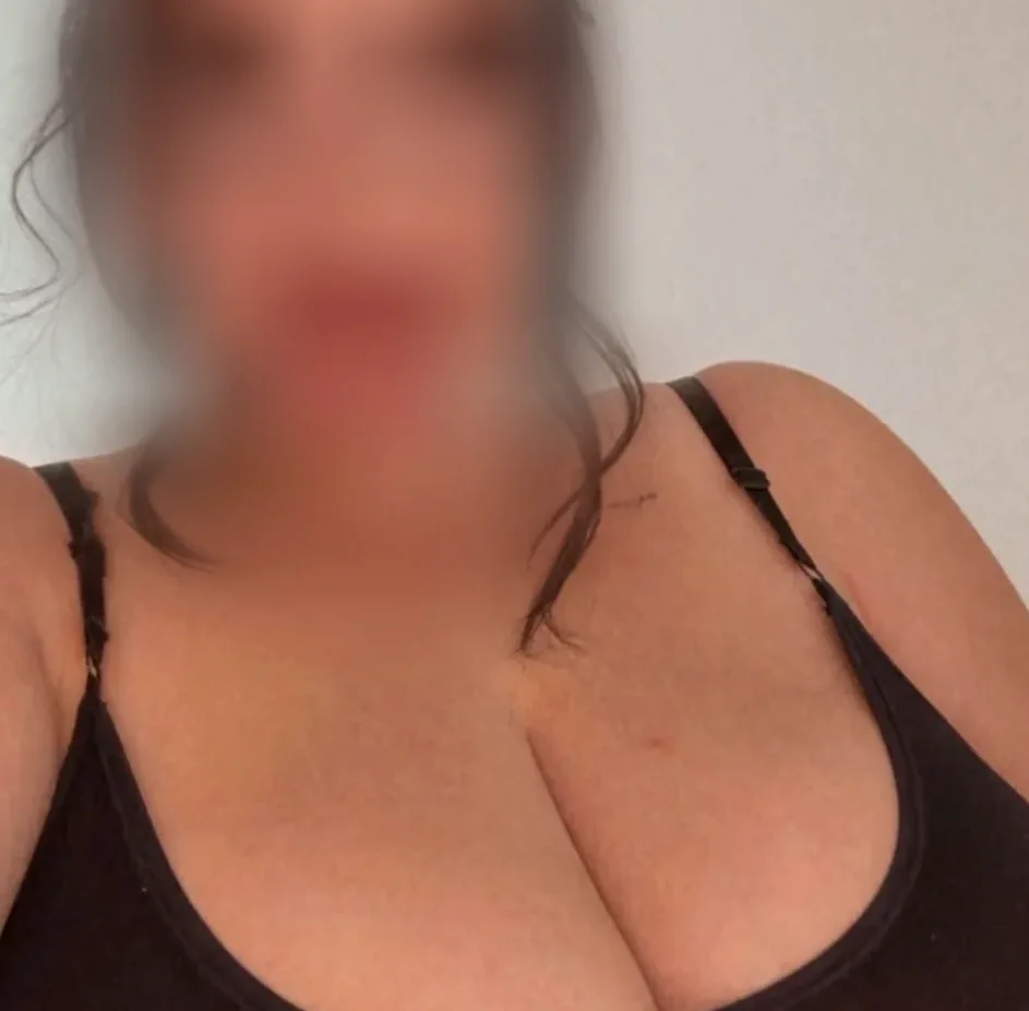 Manon, 24