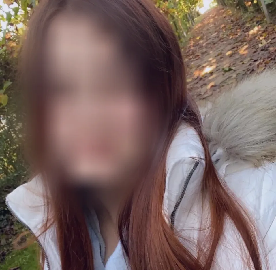 Nikki, 21